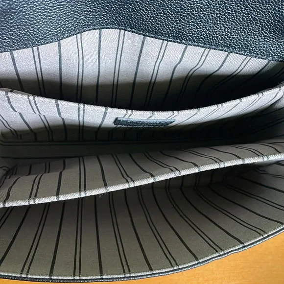 Louis Vuitton Pochette Métis in Empreinte Black Leather - Picture 14 of 16